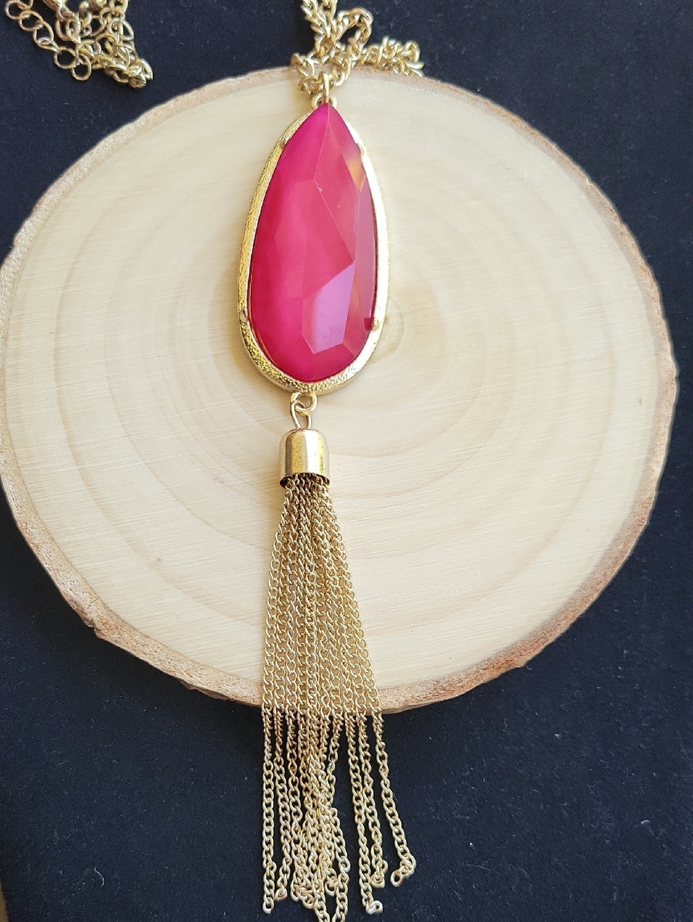 Gold Tassel Pendant Necklace with Hot Pink Faceted Stone 27"-30" Adju Chain EUC